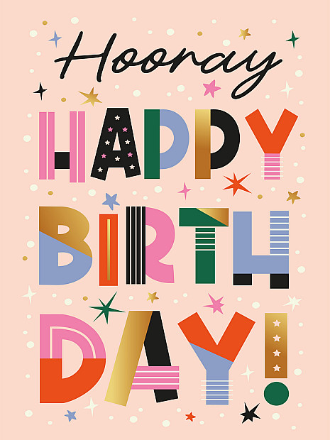 Bunte Geburtstagskarte mit „Hooray" oben und buntem „Happy Birthday!"-Schriftzug